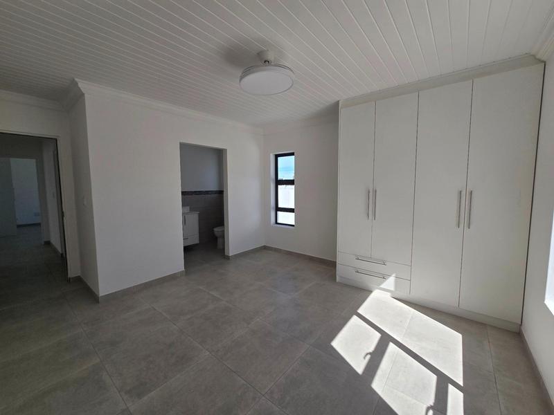 3 Bedroom Property for Sale in Britannia Bay Western Cape